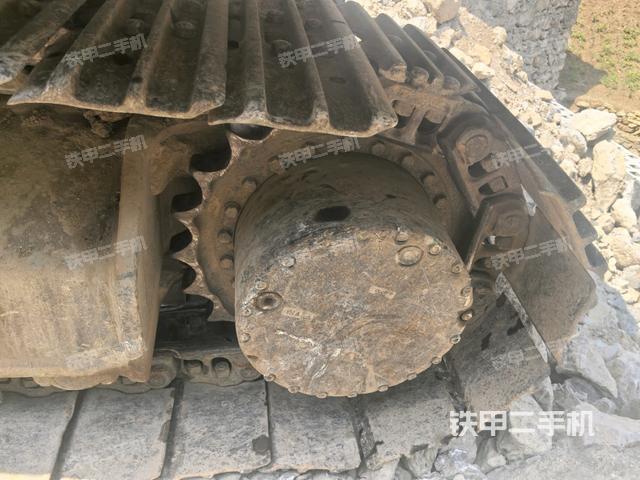 右侧履带整体(行走机构) 右侧履带整体(行走机构)