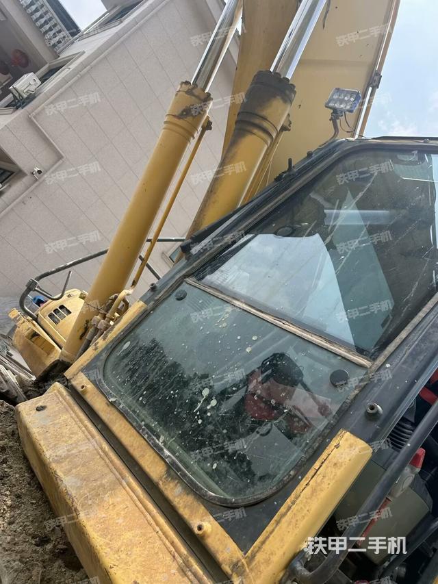 小松PC270-8挖掘机的设备实拍-第8张实拍照片