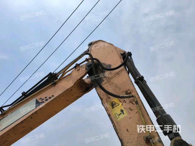 大臂油缸整體?豎拍(工作和回轉(zhuǎn)裝置) 大臂油缸整體?豎拍(工作和回轉(zhuǎn)裝置)