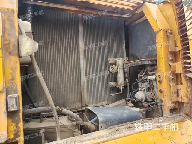 散熱器正面(大件艙室) 散熱器正面(大件艙室)