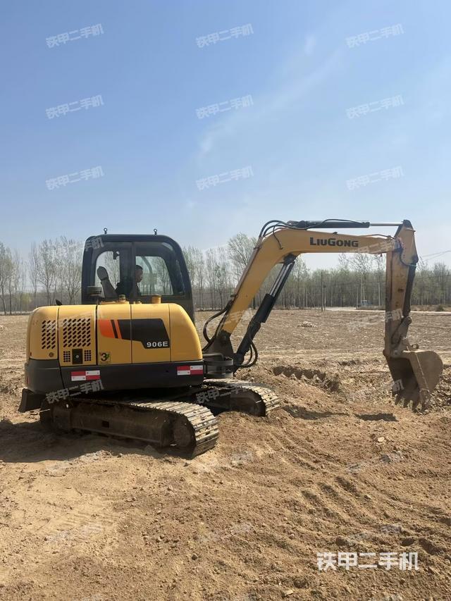 整機右后45°(整機外觀) 整機右后45°(整機外觀)