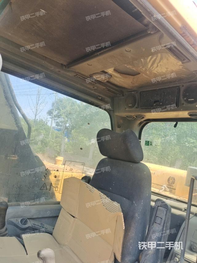 驾驶室左后45度(驾驶室部分) 驾驶室左后45度(驾驶室部分)