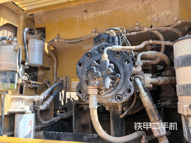 液壓泵斜45?左(大件艙室) 液壓泵斜45?左(大件艙室)