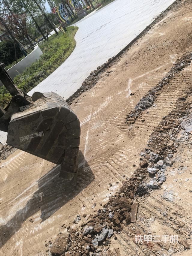 铲斗右后整体（工作和回转装置）