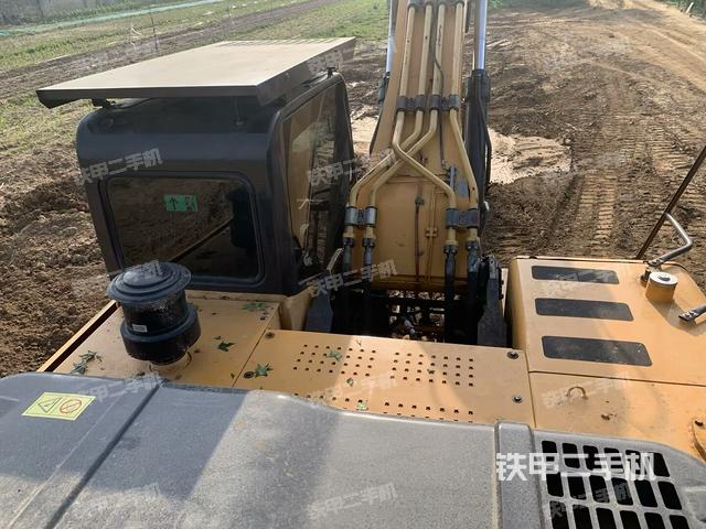 駕駛室頂部(整機外觀) 駕駛室頂部(整機外觀)