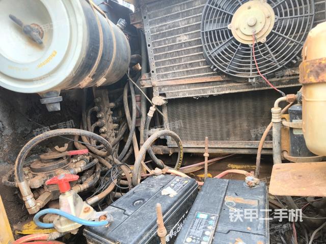 液壓泵斜45?左(大件艙室) 液壓泵斜45?左(大件艙室)