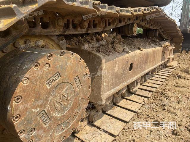 右側(cè)履帶整體(行走機(jī)構(gòu)) 右側(cè)履帶整體(行走機(jī)構(gòu))