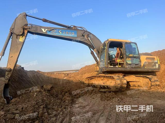 沃爾沃EC210D挖掘機(jī)