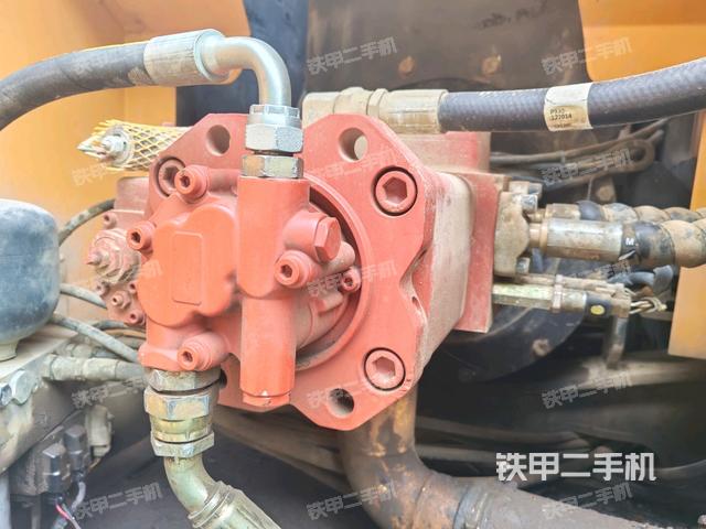 液壓泵斜45?左(大件艙室) 液壓泵斜45?左(大件艙室)