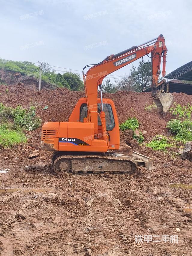 整機(jī)右后45°(整機(jī)外觀) 整機(jī)右后45°(整機(jī)外觀)