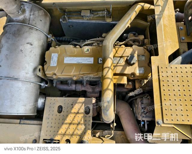 發(fā)動機整體俯視(整機外觀) 發(fā)動機整體俯視(整機外觀)