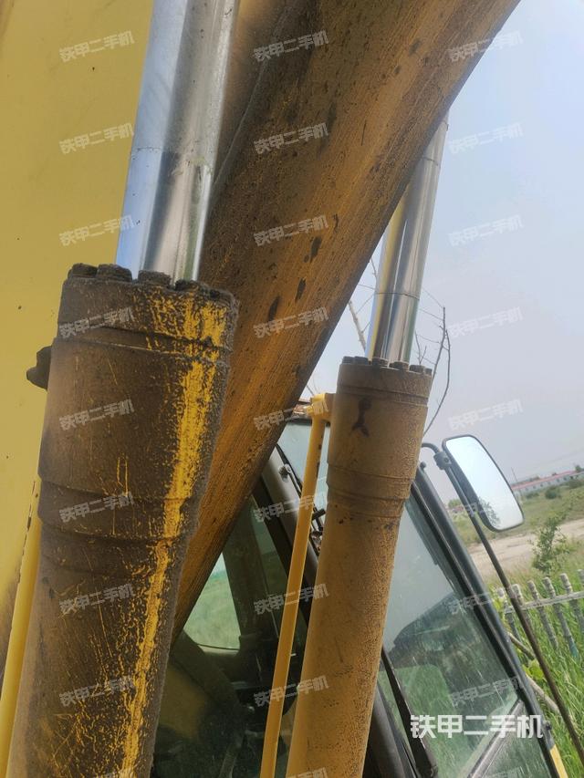大臂油缸整體?豎拍(工作和回轉(zhuǎn)裝置) 大臂油缸整體?豎拍(工作和回轉(zhuǎn)裝置)