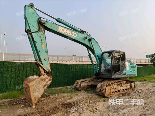 神鋼SK200-10挖掘機(jī)