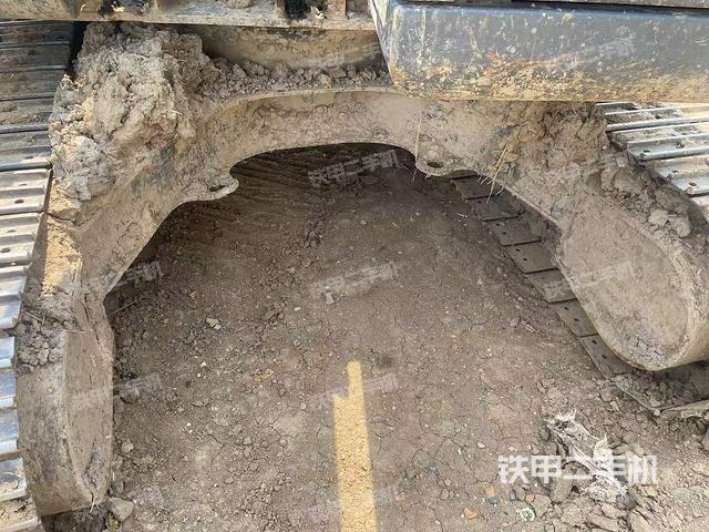 轉(zhuǎn)盤和下車架正前(工作和回轉(zhuǎn)裝置) 轉(zhuǎn)盤和下車架正前(工作和回轉(zhuǎn)裝置)