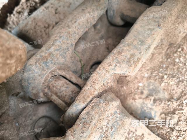 右側(cè)履帶整體(行走機(jī)構(gòu)) 右側(cè)履帶整體(行走機(jī)構(gòu))