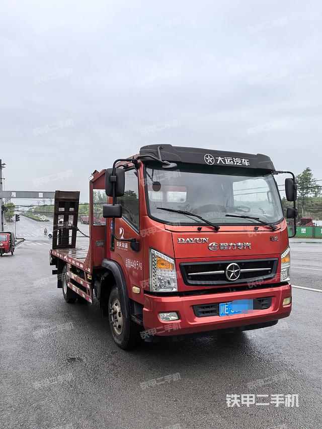 大運(yùn)汽車4X2平板運(yùn)輸車