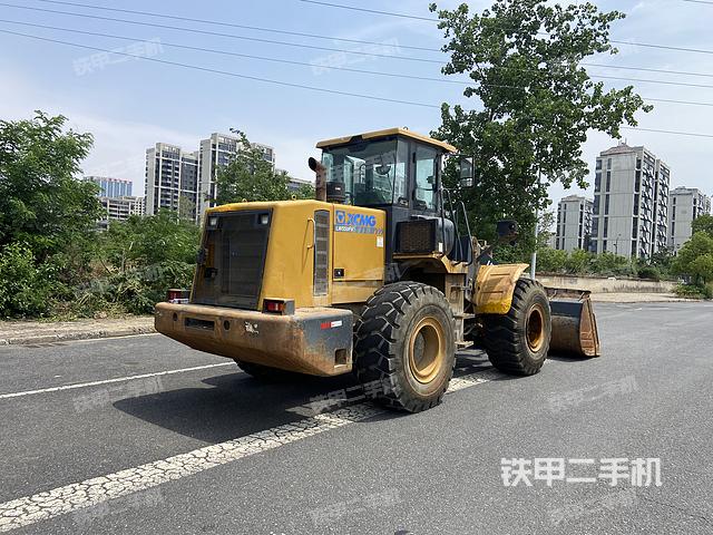 整機(jī)右后45°(整機(jī)外觀及大件) 整機(jī)右后45°(整機(jī)外觀及大件)