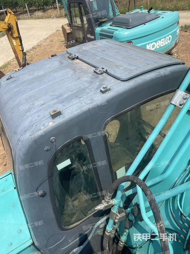 駕駛室頂部俯視(上車(chē)部件) 駕駛室頂部俯視(上車(chē)部件)