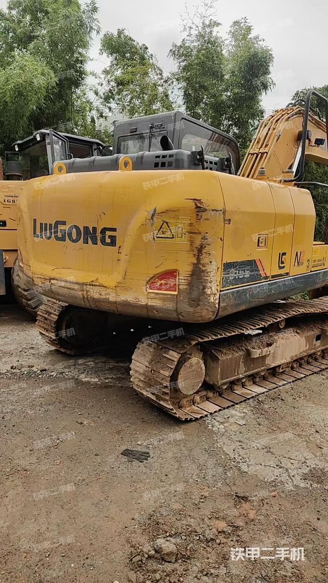 整機(jī)右后45°(整機(jī)外觀) 整機(jī)右后45°(整機(jī)外觀)