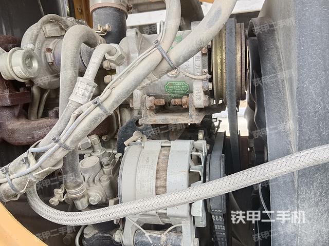 發(fā)動機右側(cè)(整機外觀及大件) 發(fā)動機右側(cè)(整機外觀及大件)