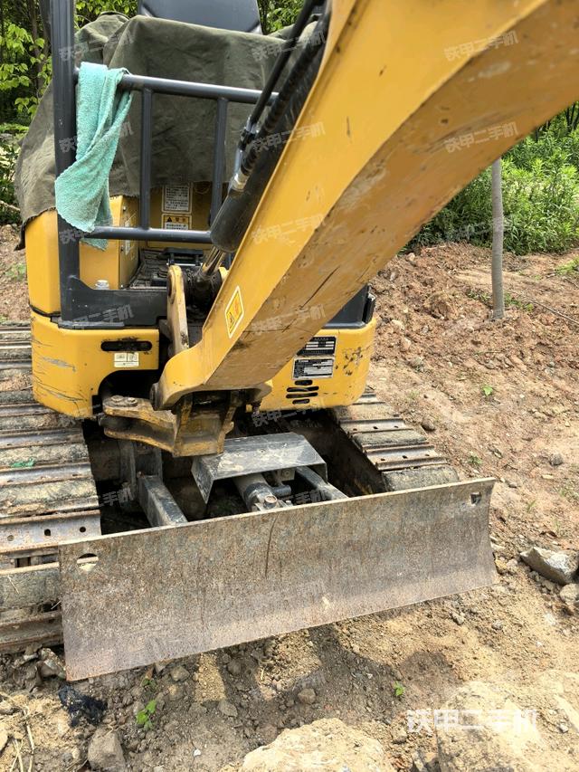 转盘和下车架正前（工作和回转装置）