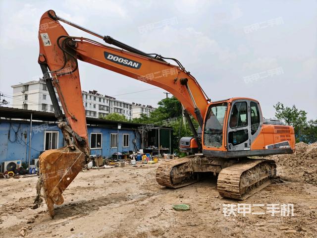 斗山DX215-9C挖掘機(jī)