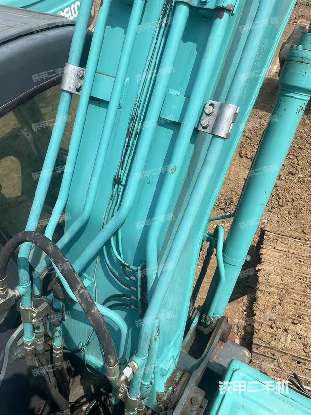 大臂背部俯視(工作和回轉(zhuǎn)裝置) 大臂背部俯視(工作和回轉(zhuǎn)裝置)