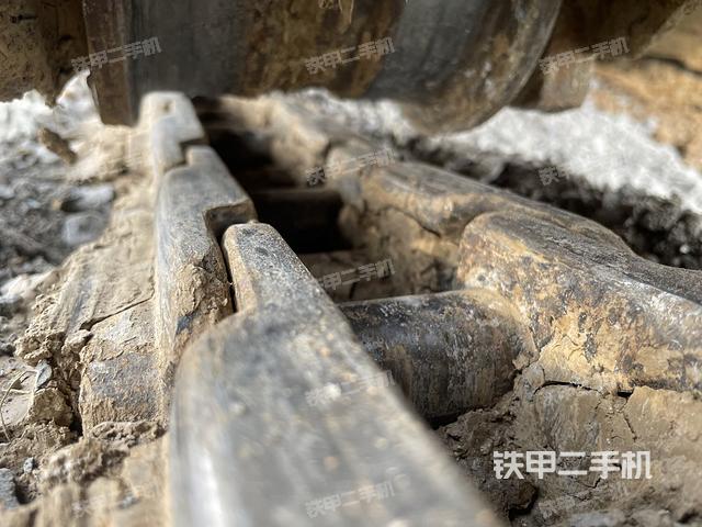 右側履帶整體?(行走機構) 右側履帶整體?(行走機構)