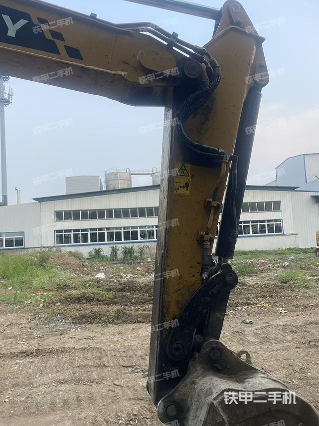 小臂整體左后(工作和回轉(zhuǎn)裝置) 小臂整體左后(工作和回轉(zhuǎn)裝置)