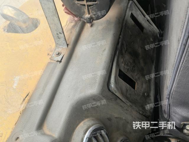 座椅后部(駕駛室部分) 座椅后部(駕駛室部分)