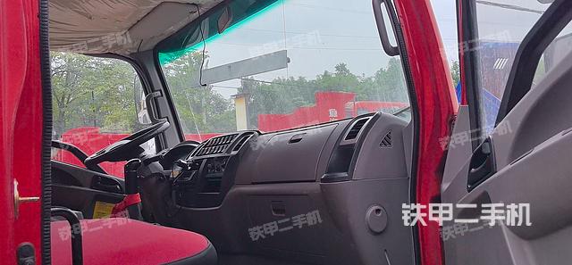 驾驶室操作台（设备外观及核心部件）