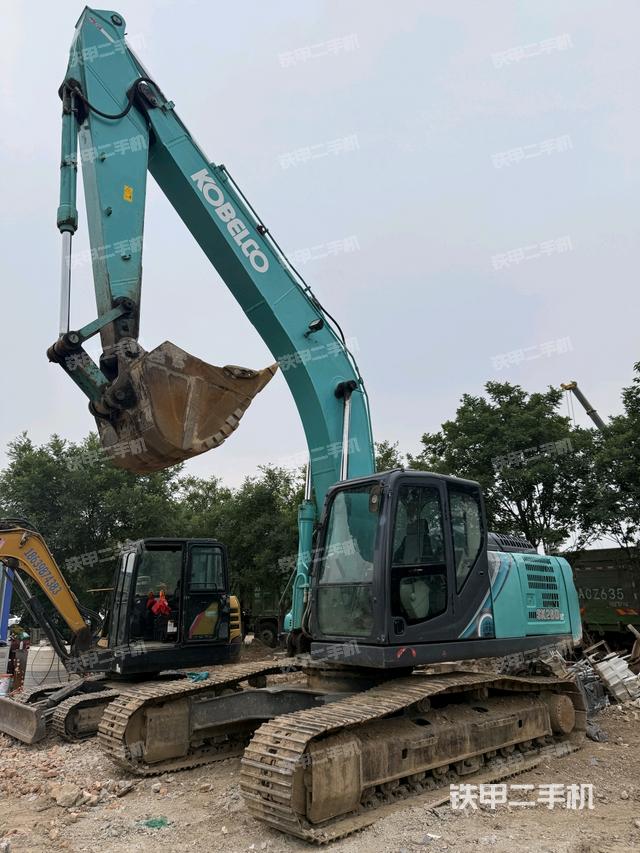 神鋼SK260LC-10挖掘機