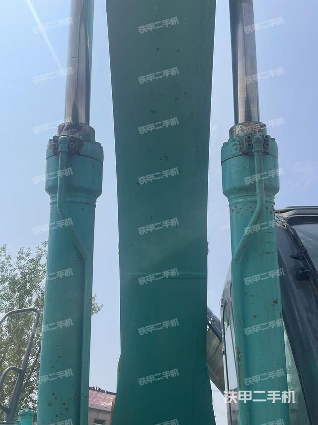 大臂油缸整體?豎拍(工作和回轉(zhuǎn)裝置) 大臂油缸整體?豎拍(工作和回轉(zhuǎn)裝置)