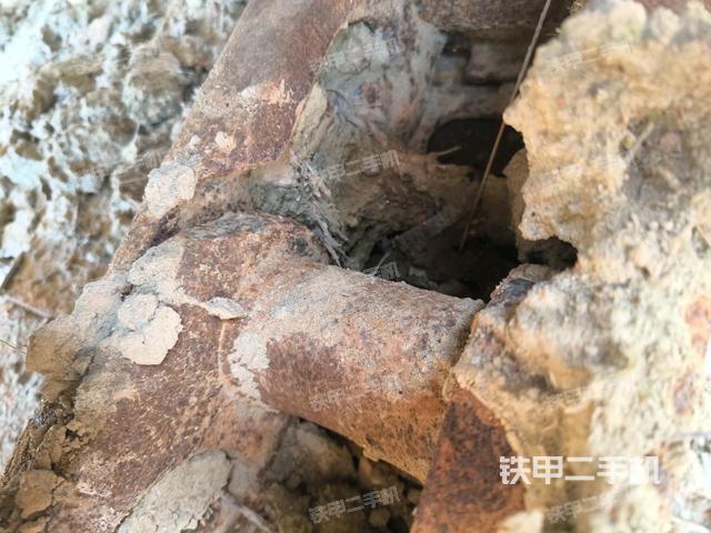 右側(cè)行走馬達(dá)蓋板(行走機構(gòu)) 右側(cè)行走馬達(dá)蓋板(行走機構(gòu))