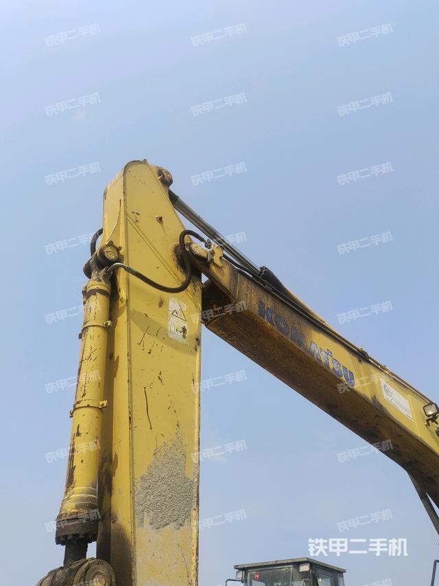 小臂整體左后(工作和回轉(zhuǎn)裝置) 小臂整體左后(工作和回轉(zhuǎn)裝置)