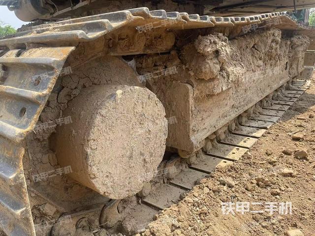 右側(cè)履帶整體(行走機(jī)構(gòu)) 右側(cè)履帶整體(行走機(jī)構(gòu))