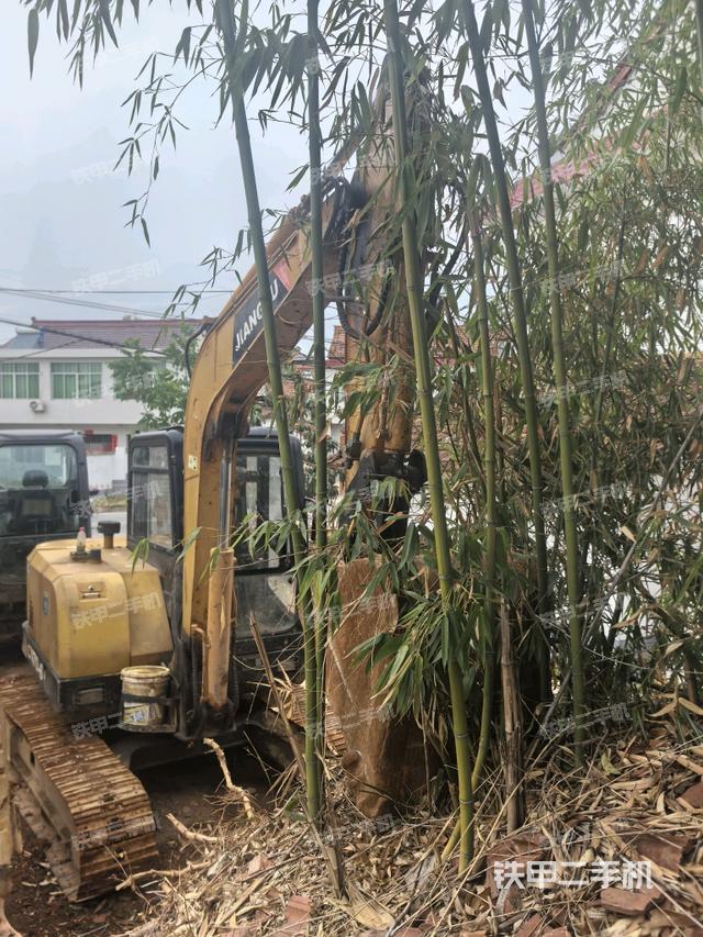 右前45(整機(jī)外觀) 右前45(整機(jī)外觀)