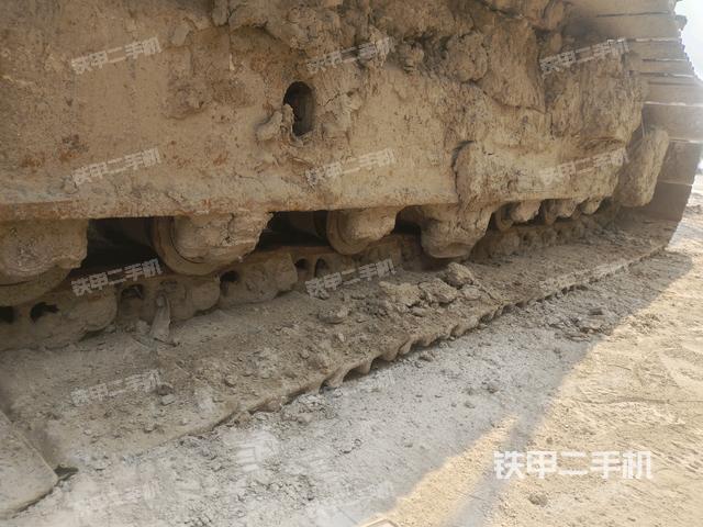 右側(cè)履帶整體(行走機(jī)構(gòu)) 右側(cè)履帶整體(行走機(jī)構(gòu))