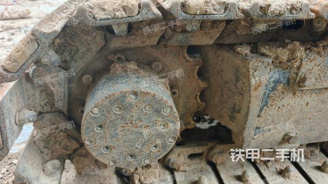 右驱动轮（行走机构）