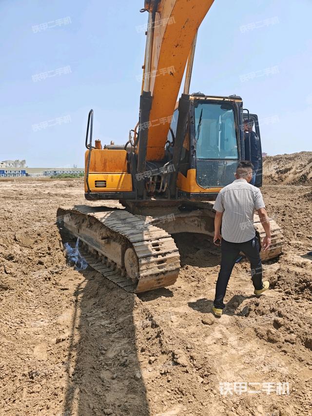 大臂油缸整體?豎拍(工作和回轉(zhuǎn)裝置) 大臂油缸整體?豎拍(工作和回轉(zhuǎn)裝置)