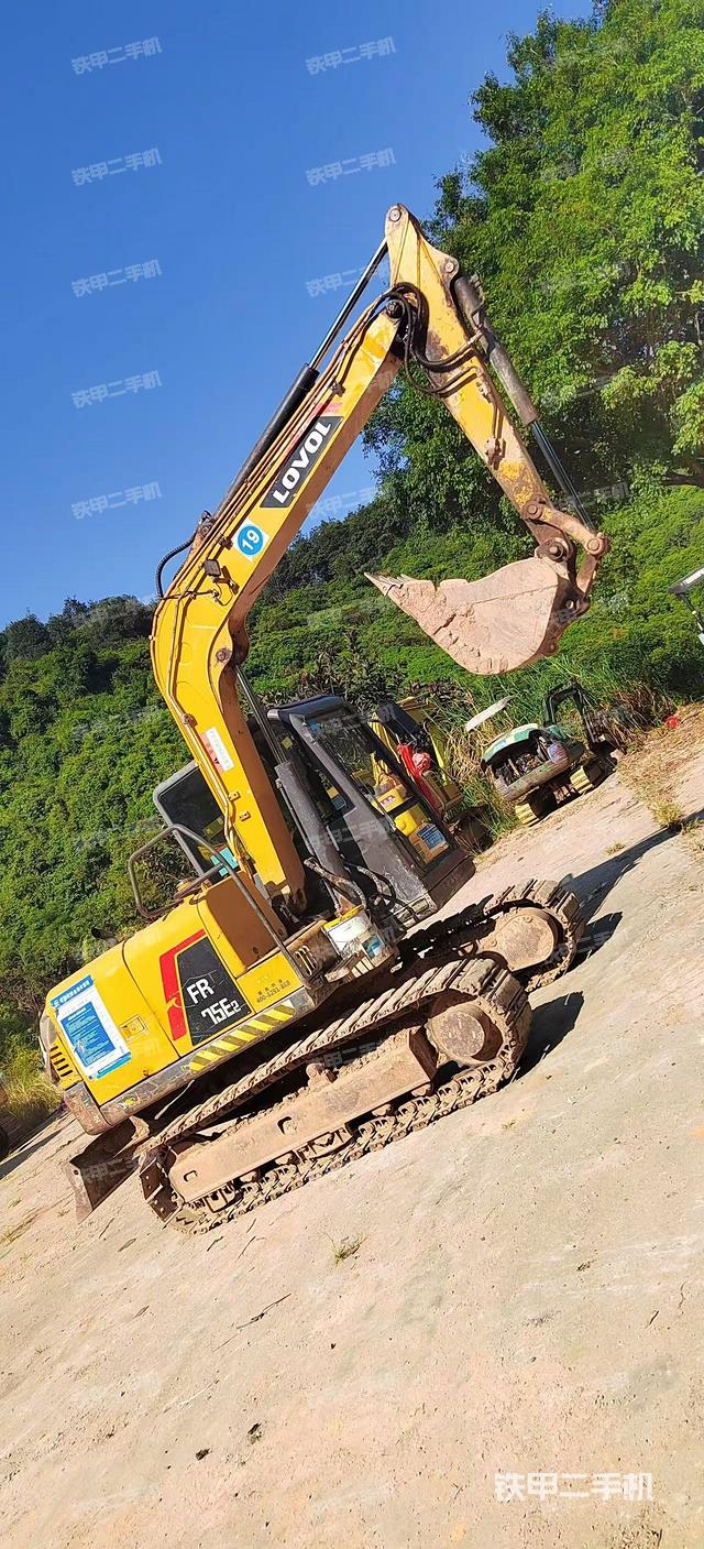 雷沃重工FR75E2挖掘機(jī)