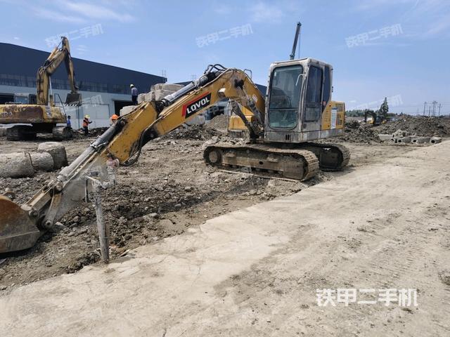雷沃重工FR130E挖掘機