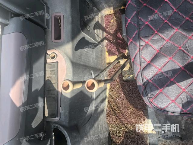 操作桿  檔位(駕駛室部分) 操作桿  檔位(駕駛室部分)