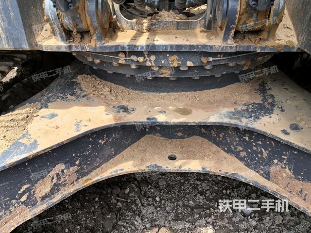 大臂根部?斜視(工作和回轉(zhuǎn)裝置) 大臂根部?斜視(工作和回轉(zhuǎn)裝置)