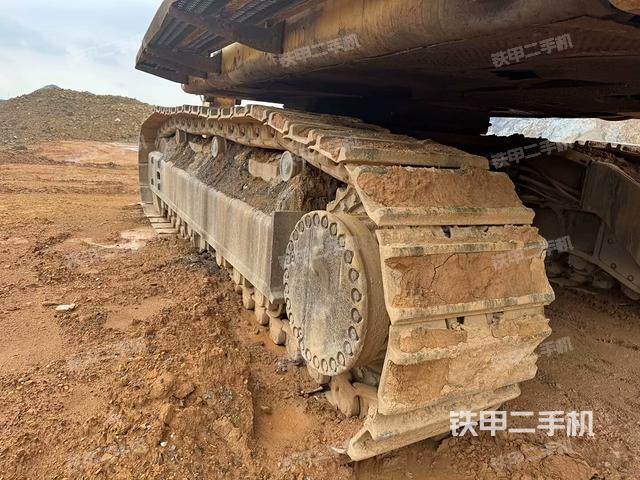 單側(cè)履帶整體（整機(jī)外觀）