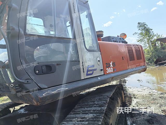 駕駛室整體(整機外觀) 駕駛室整體(整機外觀)