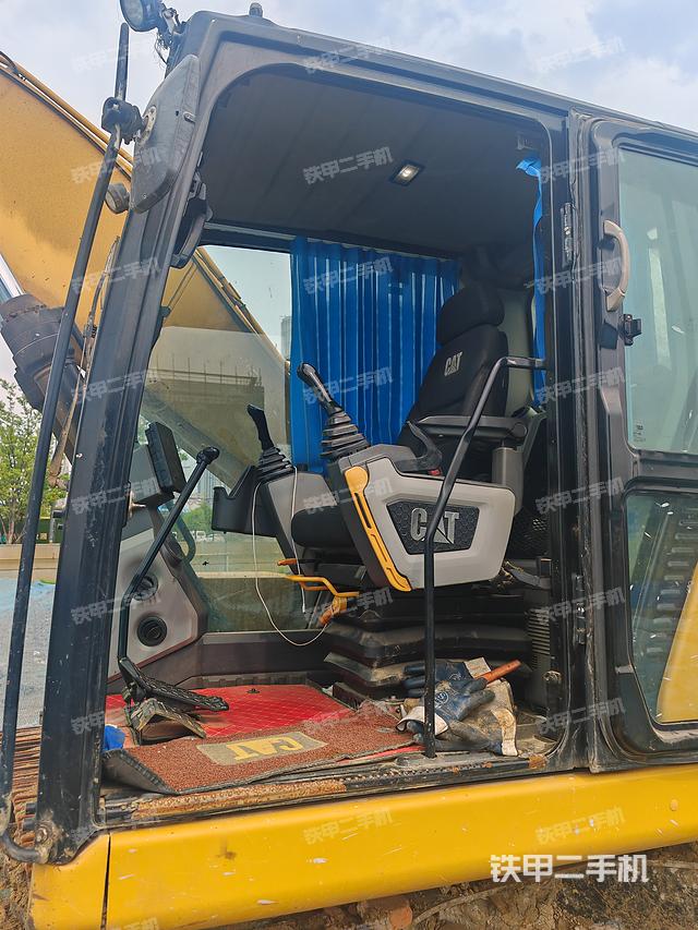 驾驶室整体（整机外观）