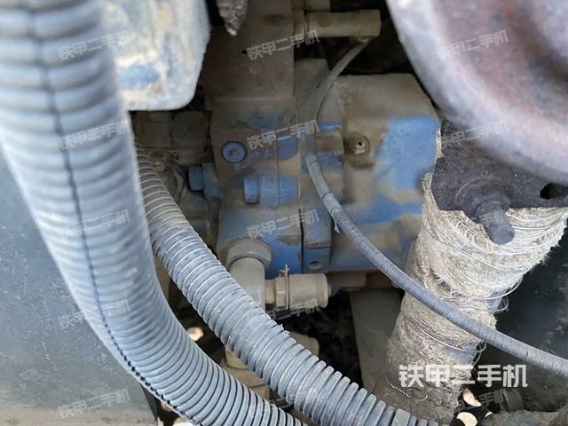 液壓泵艙室正面整體(整機(jī)外觀) 液壓泵艙室正面整體(整機(jī)外觀)