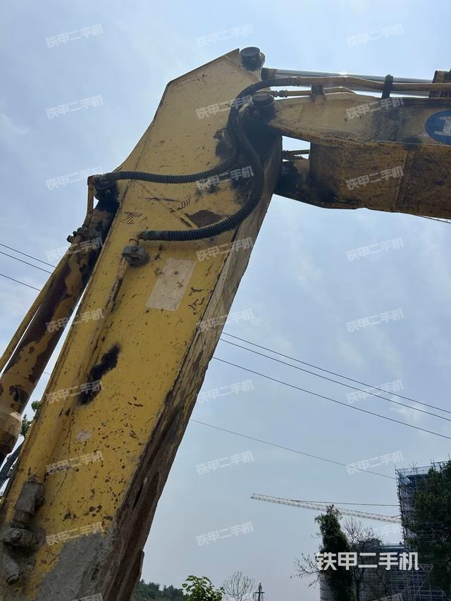 小臂整體左后(工作和回轉裝置) 小臂整體左后(工作和回轉裝置)