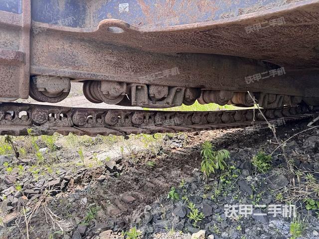 右側(cè)履帶整體(行走機(jī)構(gòu)) 右側(cè)履帶整體(行走機(jī)構(gòu))